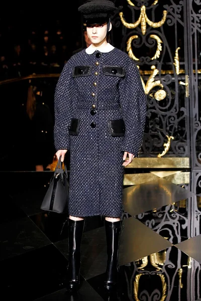 Look 17
